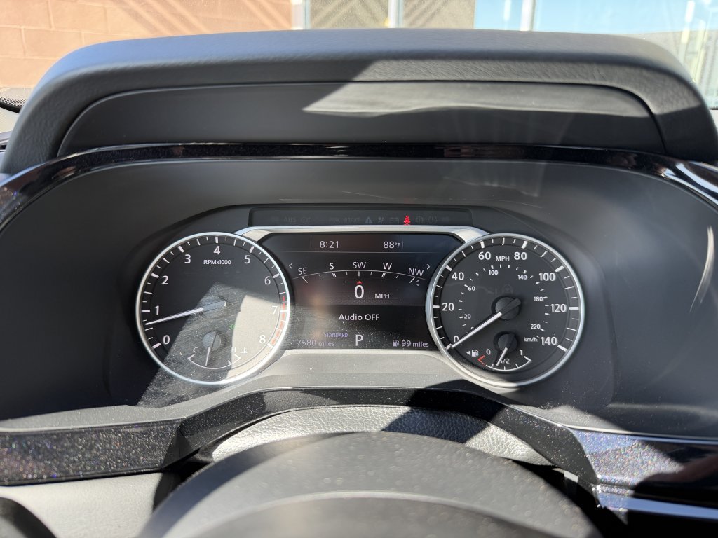 Used 2025 Nissan Pathfinder SL w/ SL Premium Package FWD image 17
