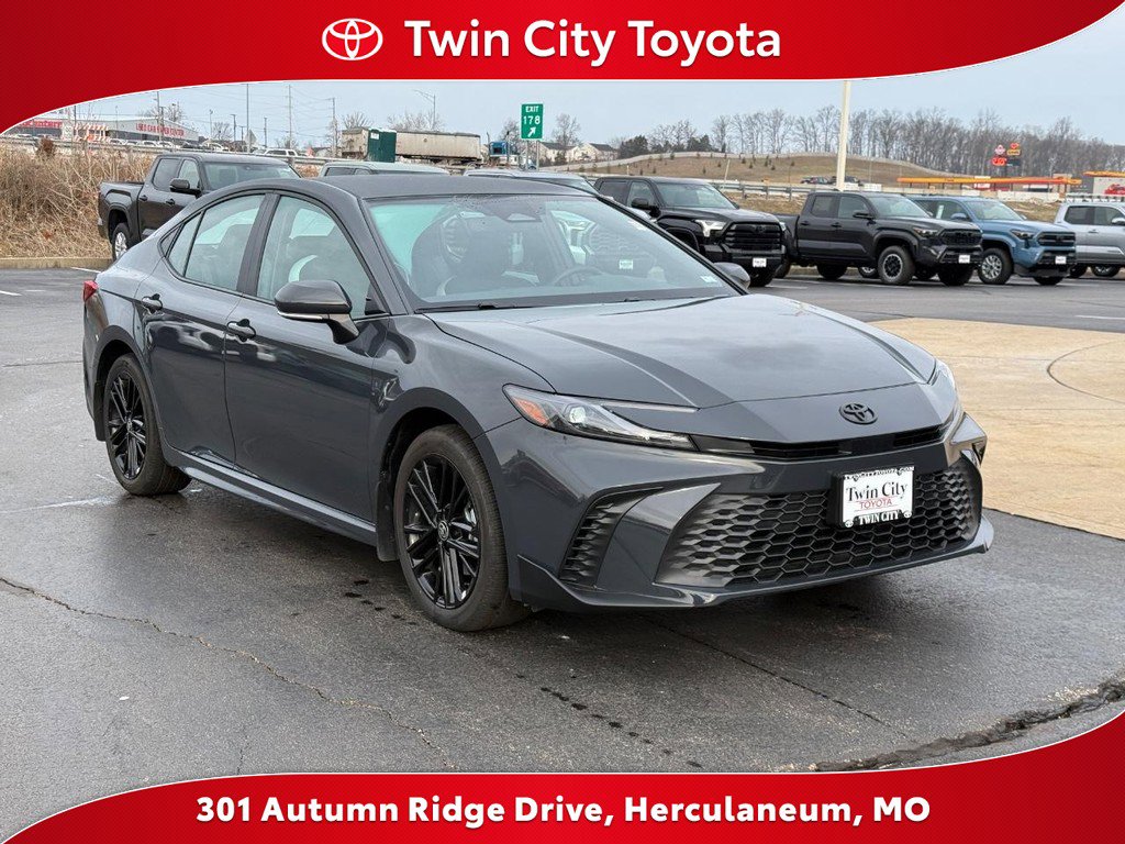 Certified 2025 Toyota Camry SE w/ Convenience Package image 1