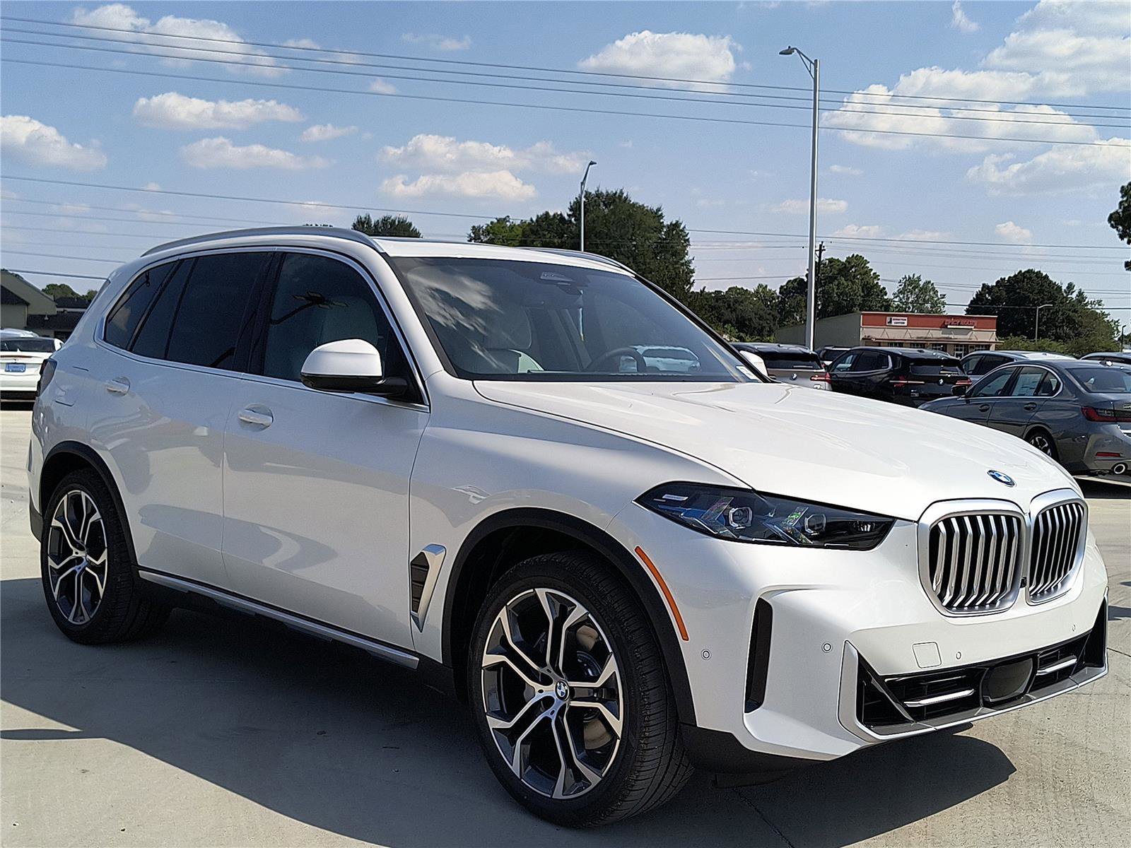 New 2026 BMW X5 sDrive40i image 6