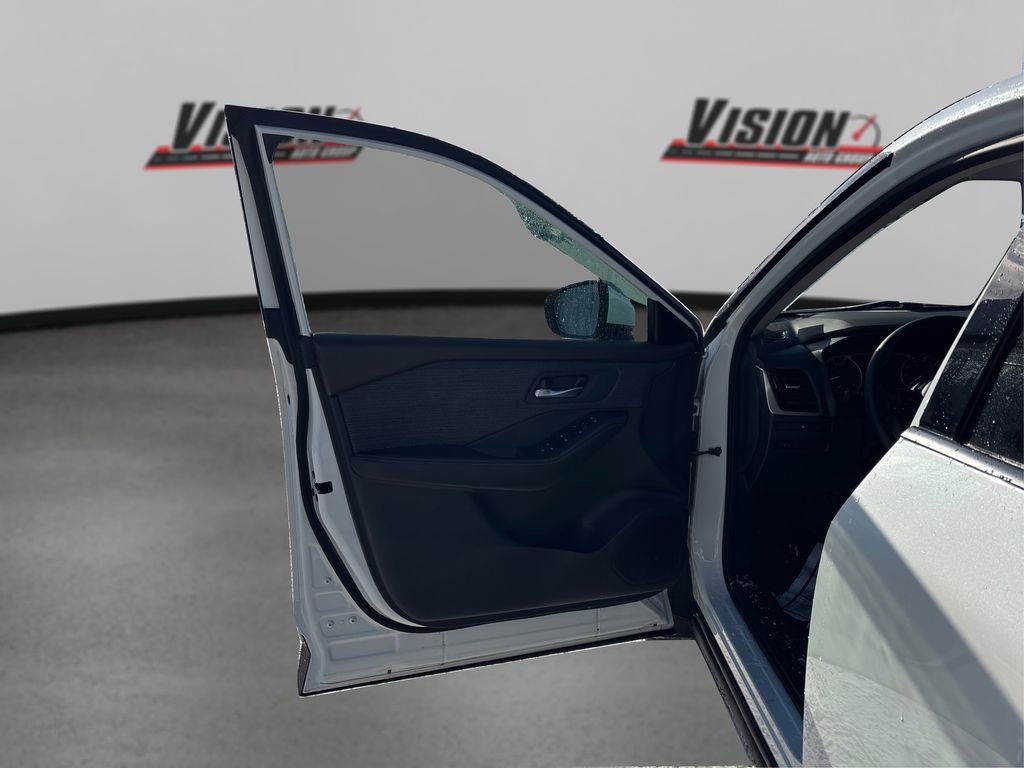 Used 2021 Nissan Rogue SV image 22