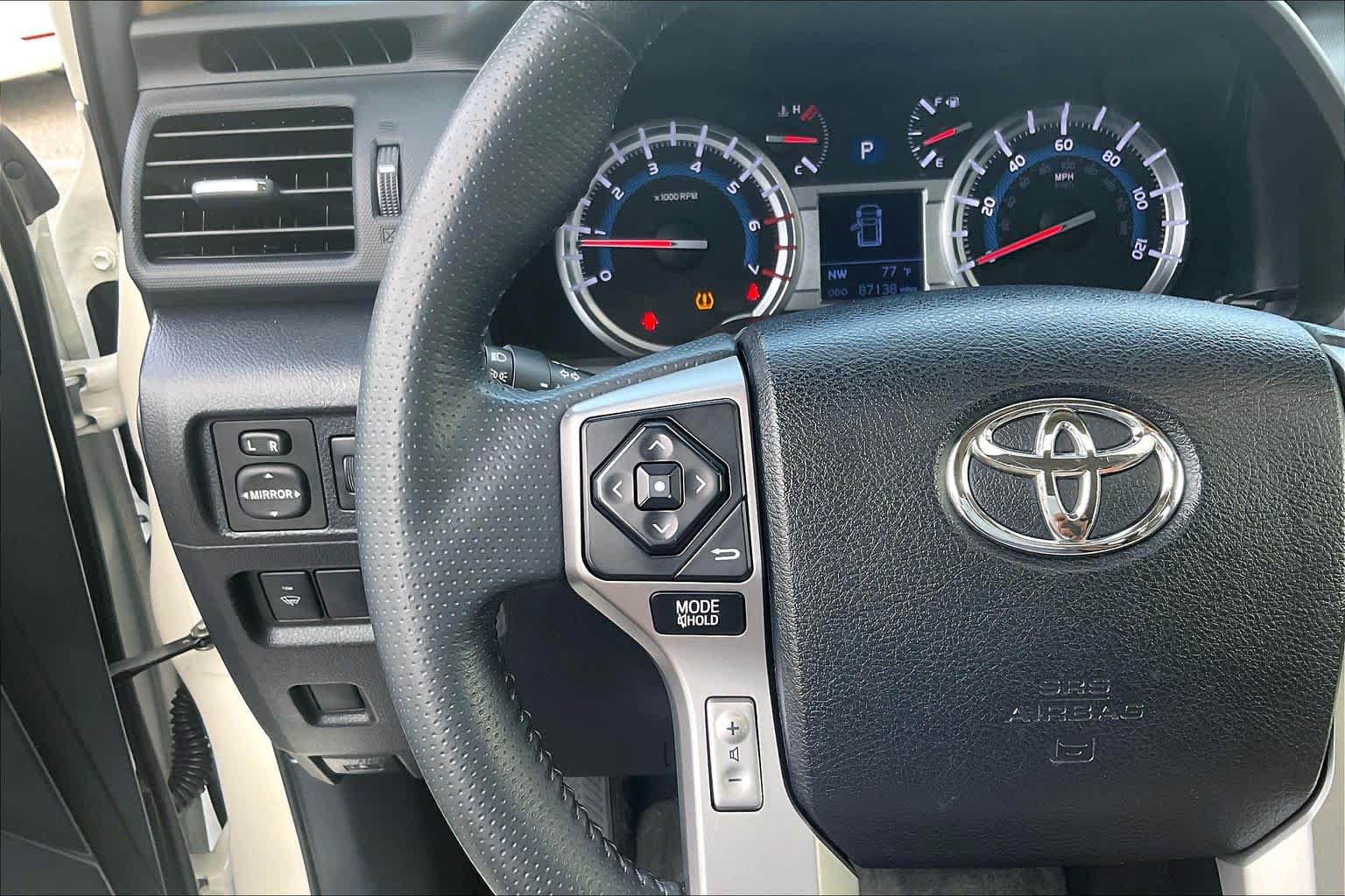Used 2015 Toyota 4Runner Limited AWD/4WD image 25