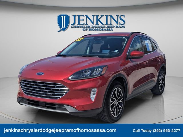 Used 2022 Ford Escape Titanium w/ Titanium Premium Package image 2