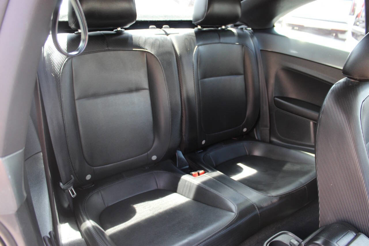 Used 2014 Volkswagen Beetle TDI image 11