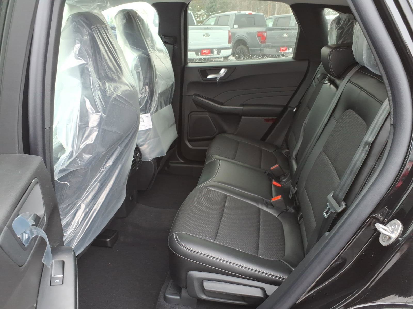 New 2026 Ford Escape SE w/ Class II Trailer Tow Package image 6