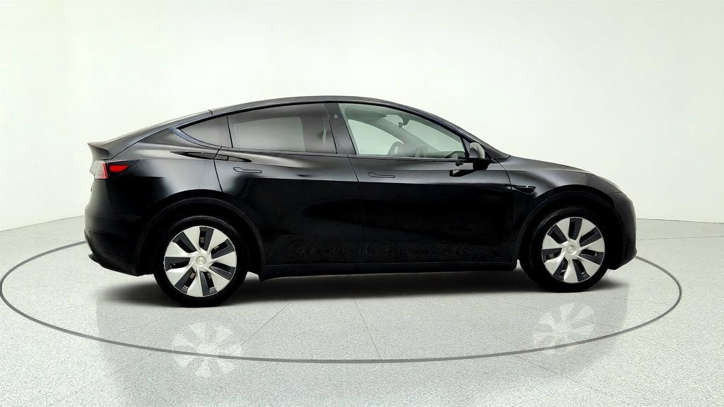 Used 2024 Tesla Model Y Long Range AWD/4WD image 4