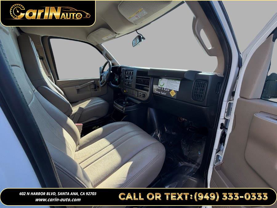 Used 2016 Chevrolet Express 4500 RWD image 16