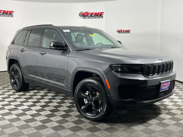 New 2025 Jeep Grand Cherokee Laredo image 2