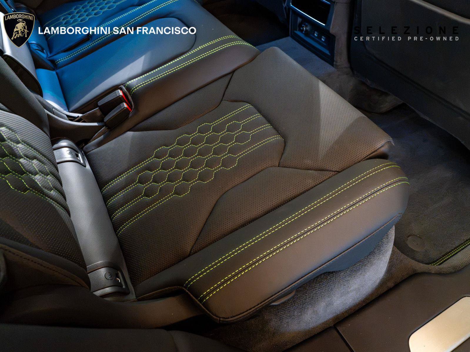 Used 2025 Lamborghini Urus SE AWD/4WD image 36