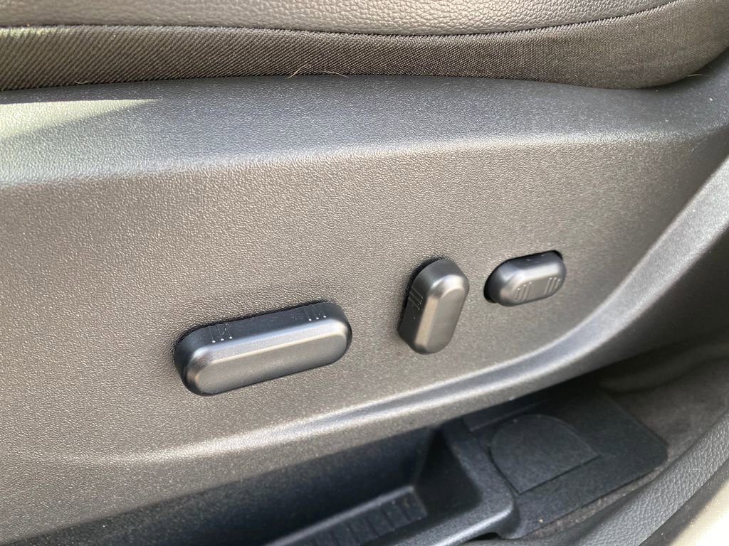 Used 2018 Ford Escape SE w/ SE Sport Appearance Package FWD image 11