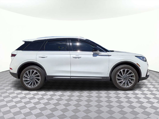 Used 2024 Lincoln Corsair Reserve AWD/4WD image 3