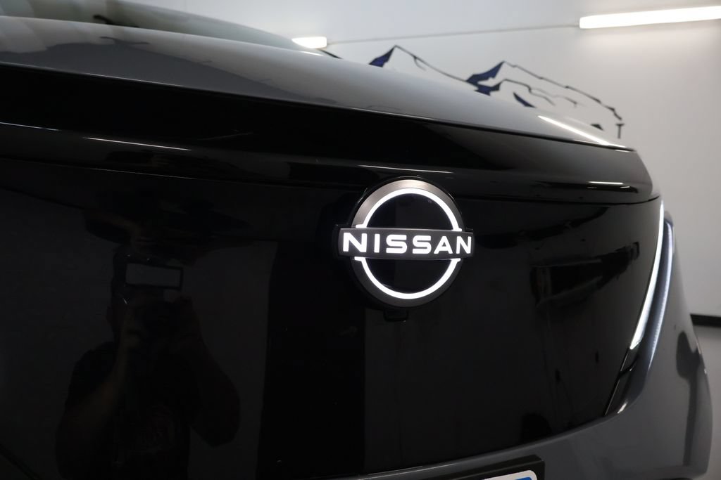 Used 2024 Nissan Ariya AWD image 9