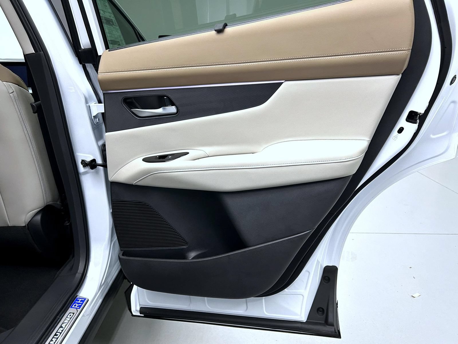 New 2027 Nissan Murano Platinum w/ Cargo Package AWD/4WD image 17