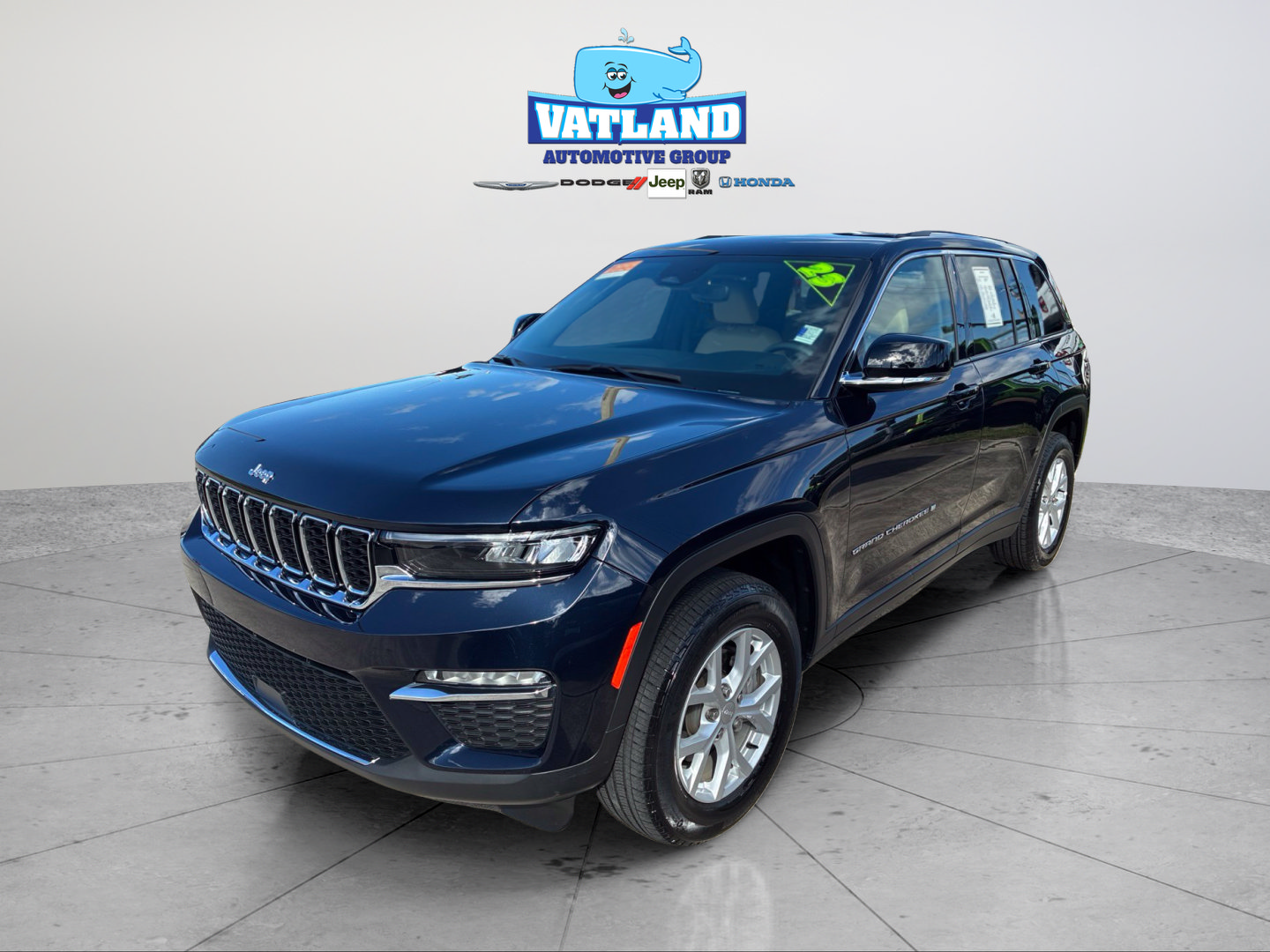 Certified 2023 Jeep Grand Cherokee Limited w/ Trailer Tow Prep Group (B) AWD/4WD image 35