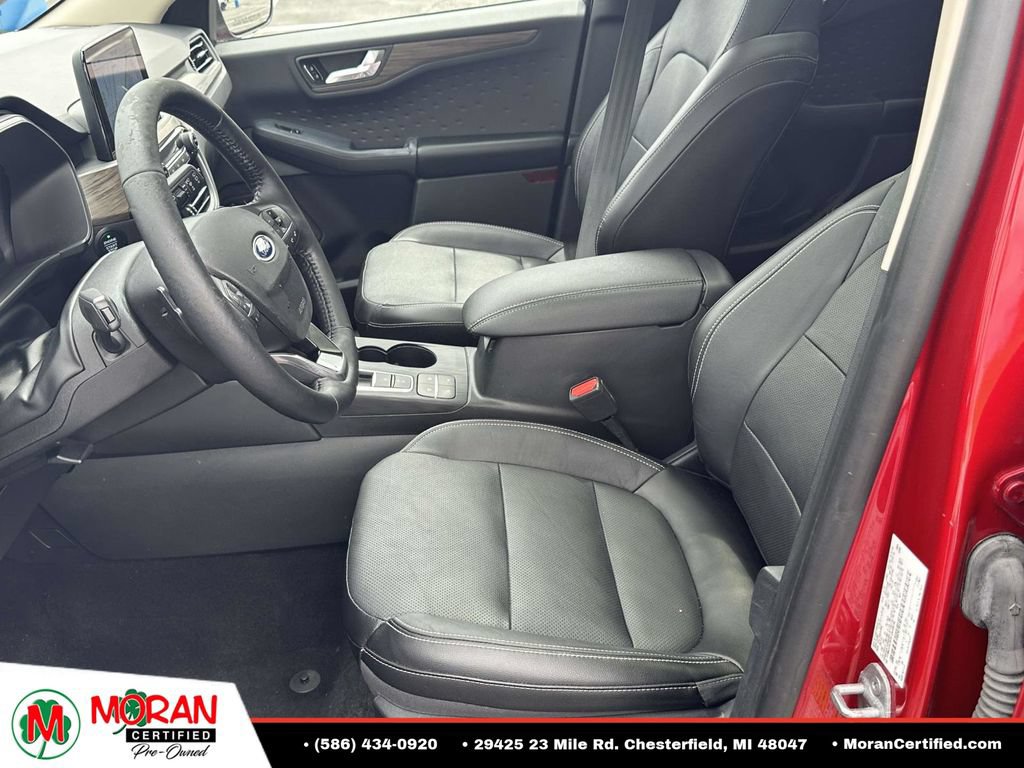 Used 2020 Ford Escape Titanium AWD/4WD image 17