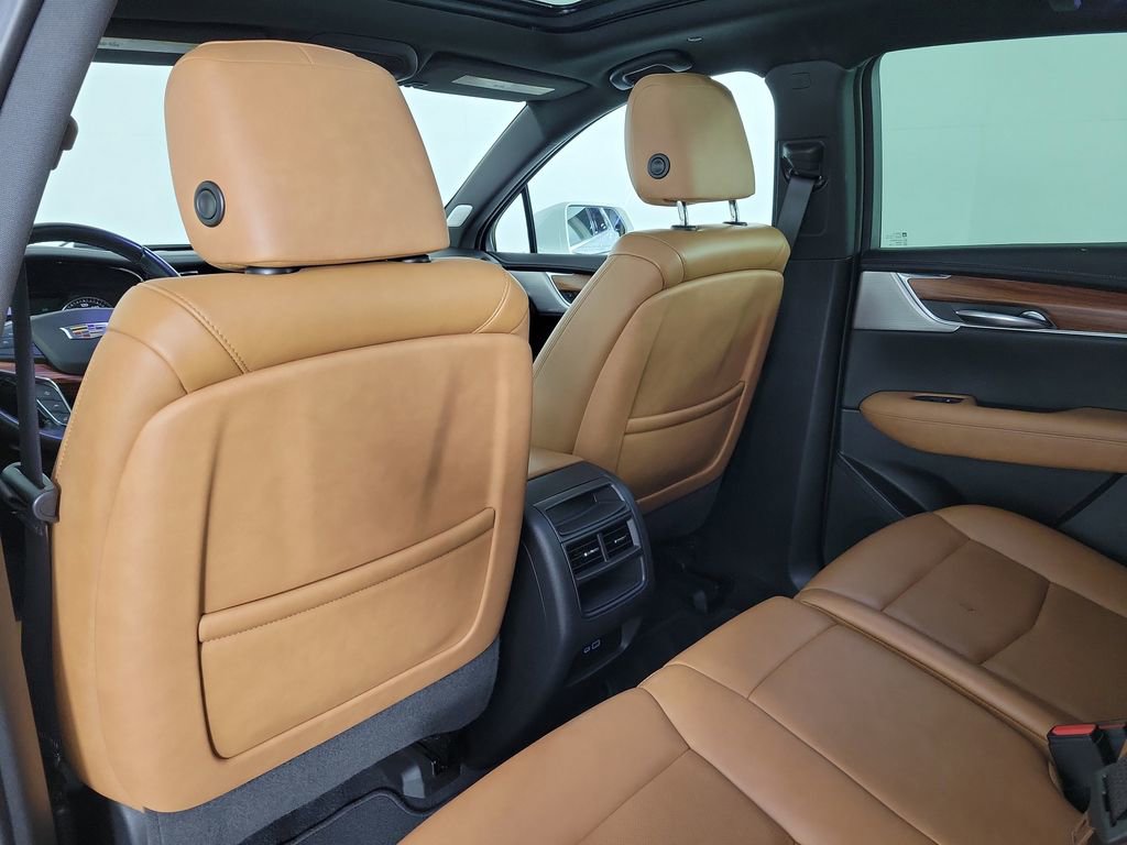 Used 2020 Cadillac XT5 Premium Luxury FWD image 12
