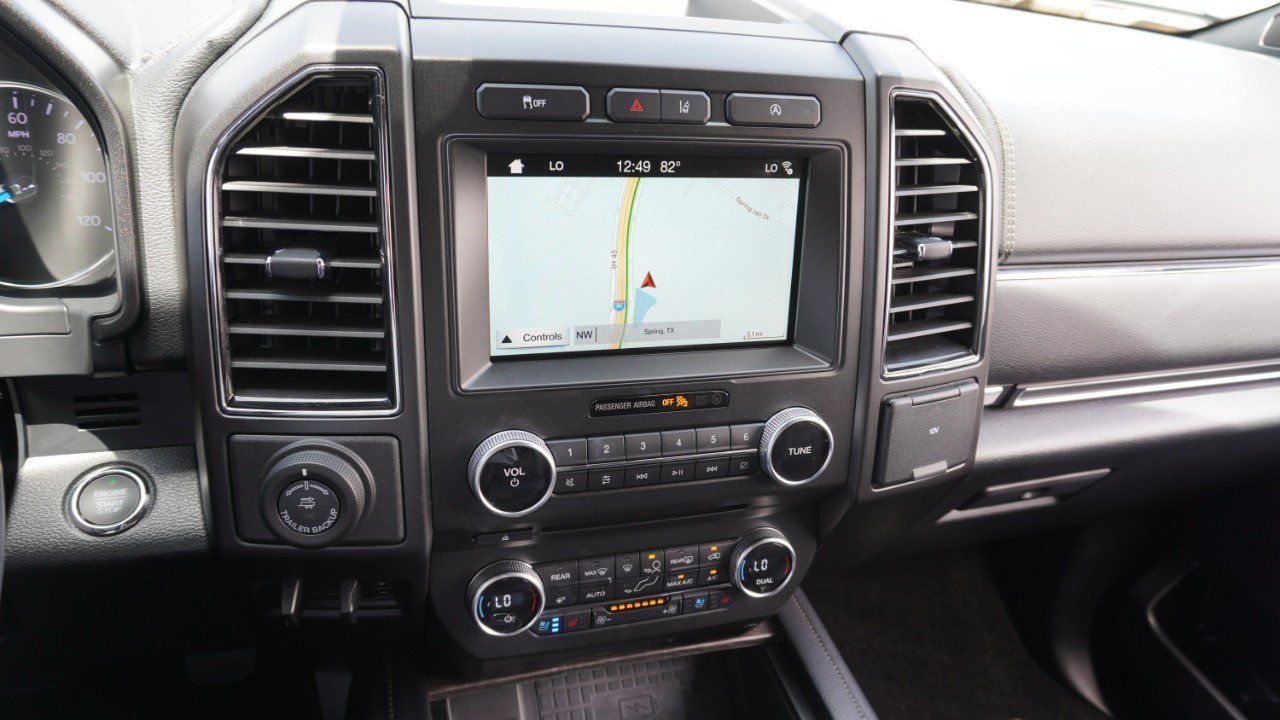 Used 2018 Ford Expedition Limited w/ Equipment Group 301A RWD image 17