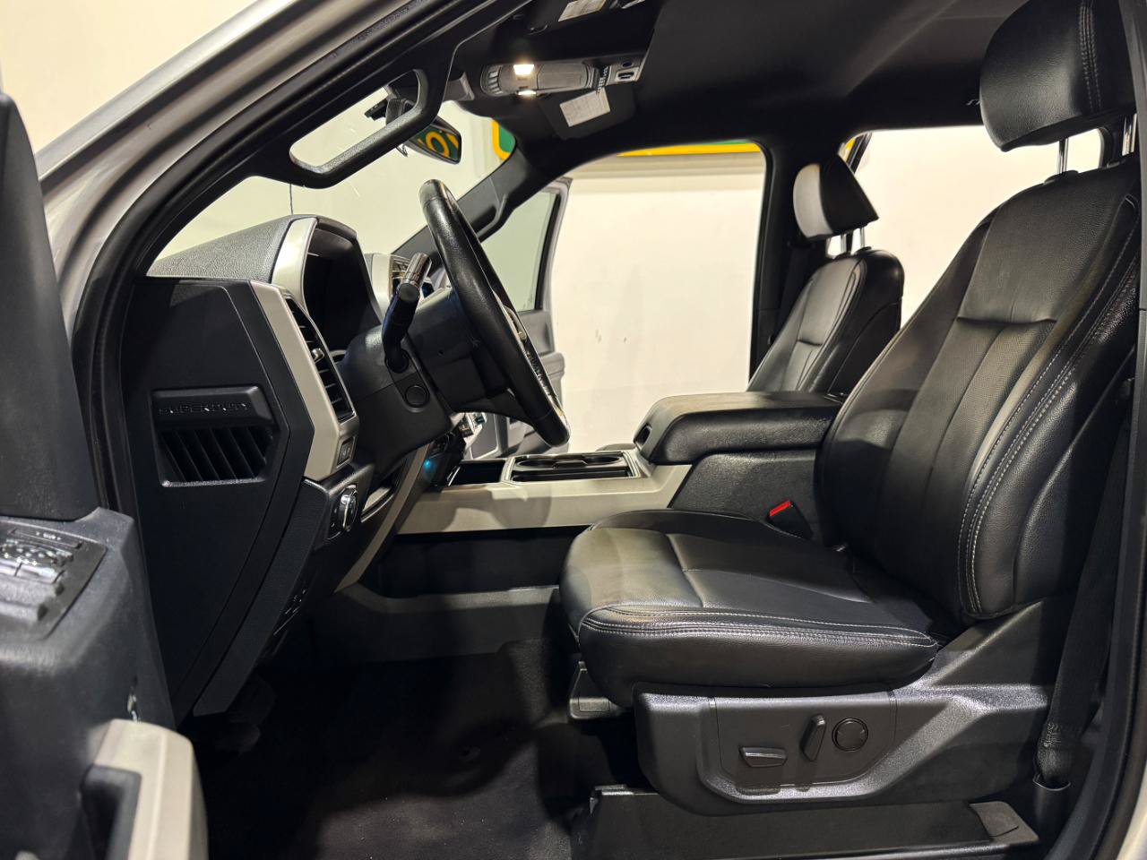 Used 2022 Ford F350 Lariat w/ Lariat Ultimate Package AWD/4WD image 12