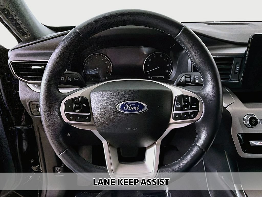 Used 2023 Ford Explorer XLT w/ Equipment Group 202A AWD/4WD image 3