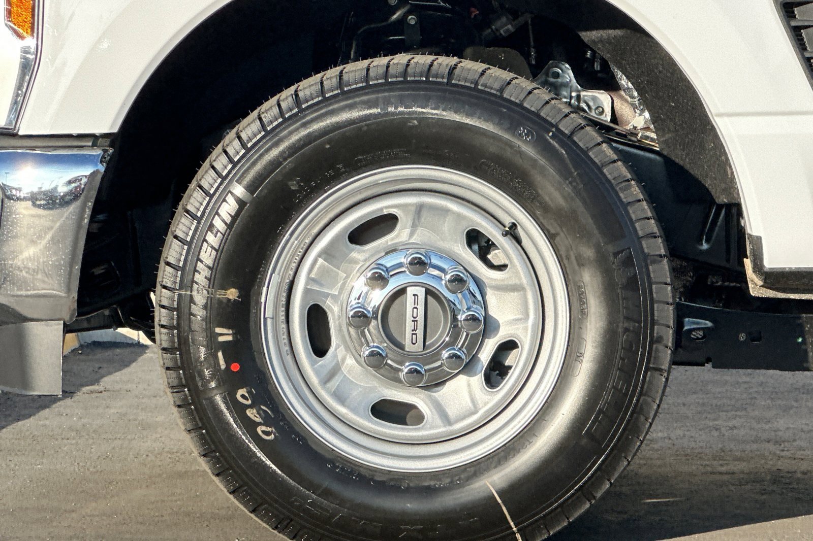 New 2026 Ford F250 XL w/ XL Chrome Package image 22