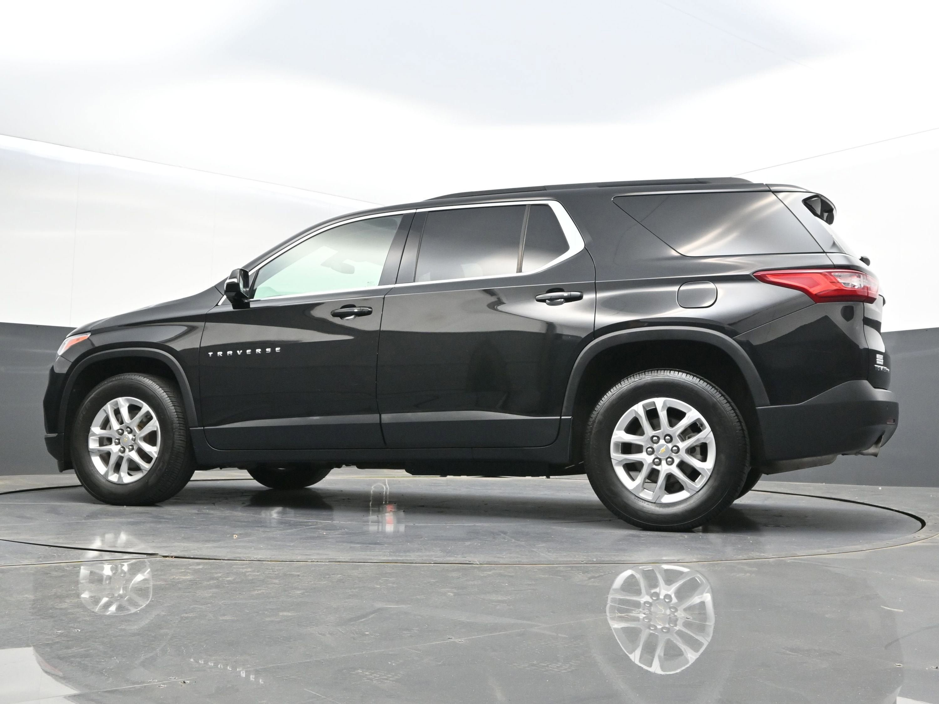 Used 2020 Chevrolet Traverse LT AWD/4WD image 41