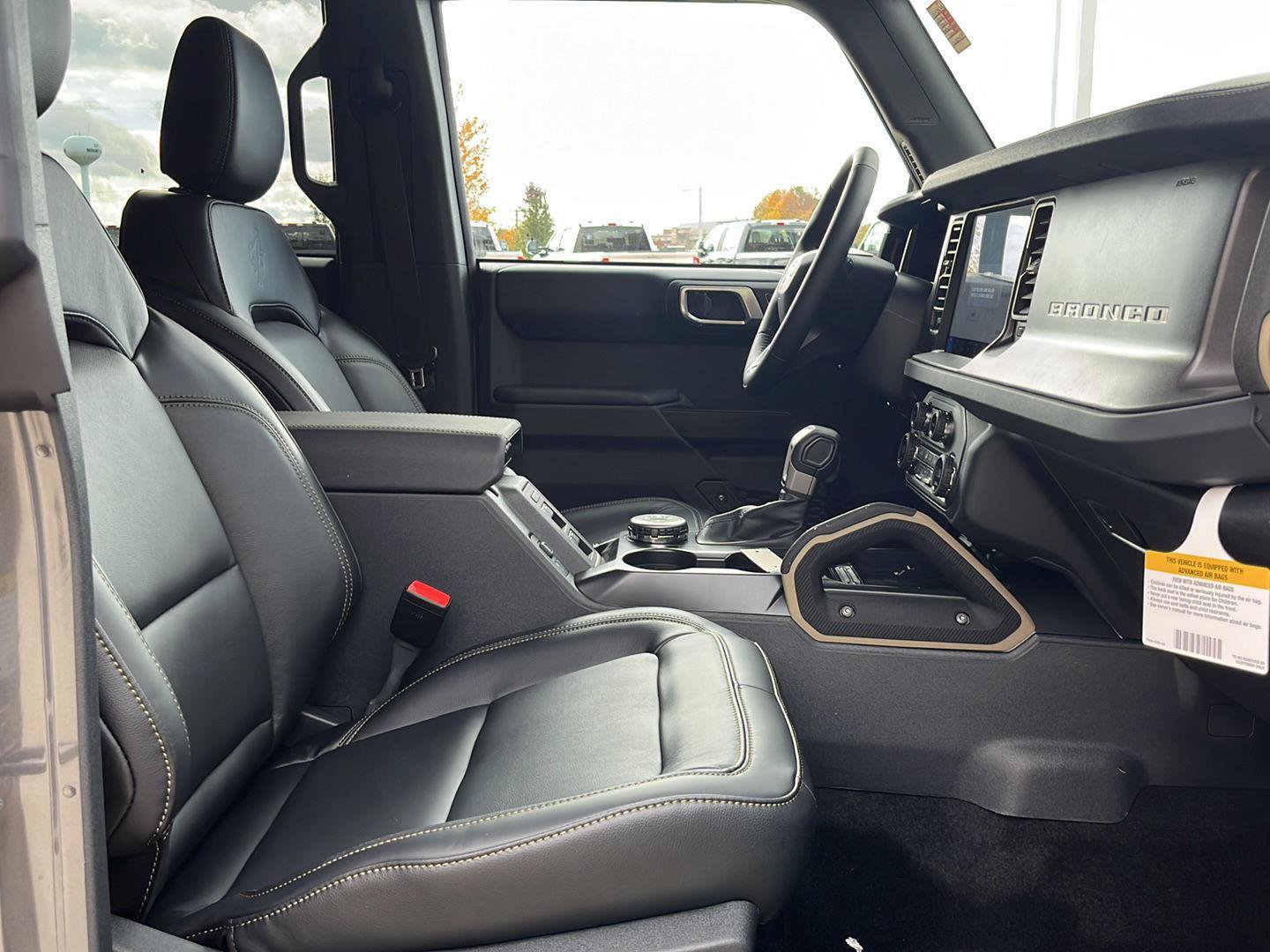 New 2025 Ford Bronco Badlands w/ Sasquatch Package AWD/4WD image 29