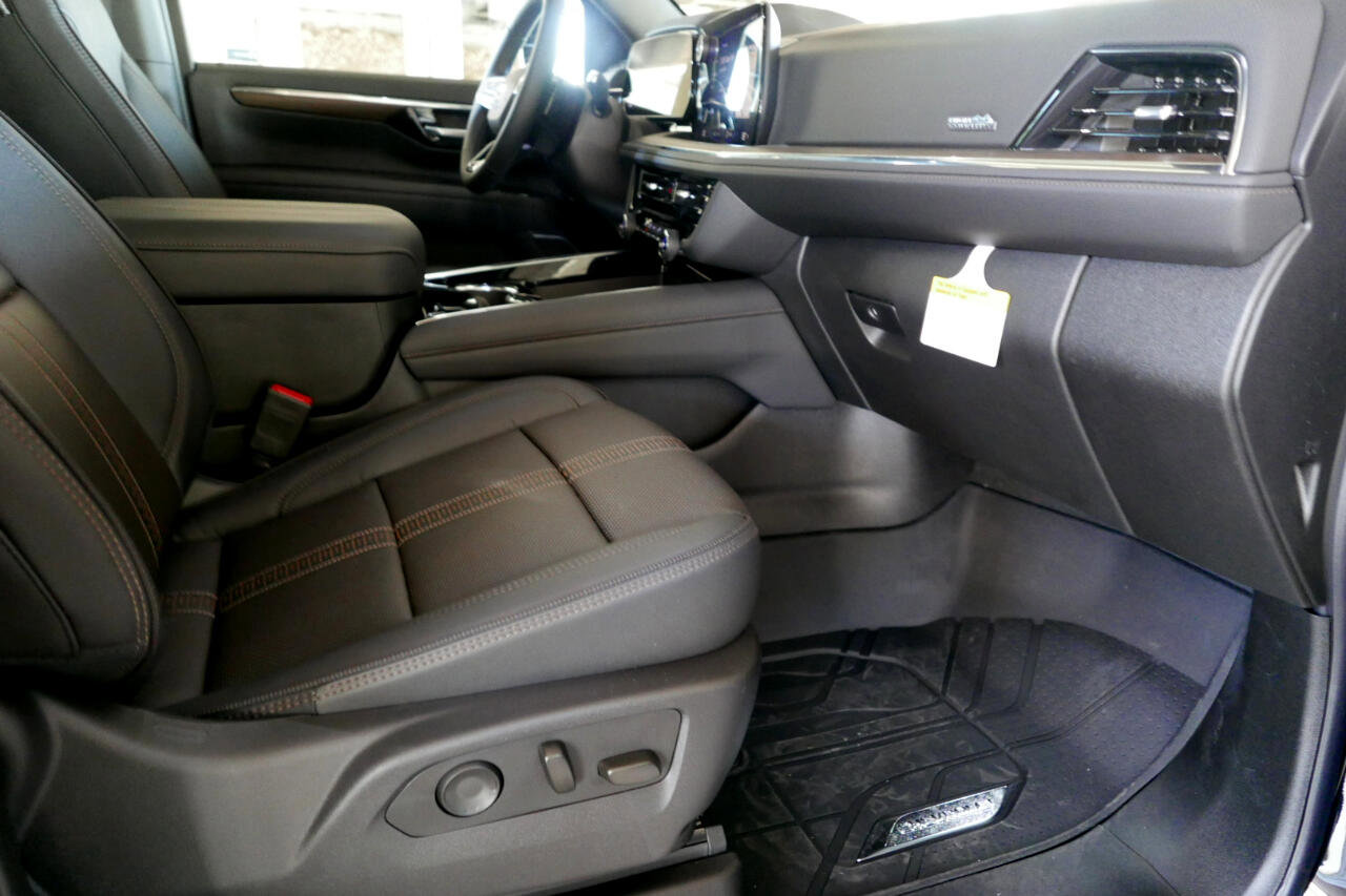 Used 2025 Chevrolet Suburban High Country image 10