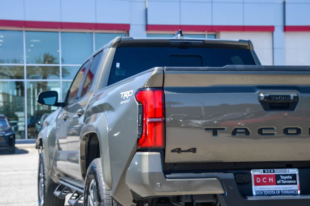 Certified 2025 Toyota Tacoma TRD Sport w/ TRD Sport Premium Package AWD/4WD image 6