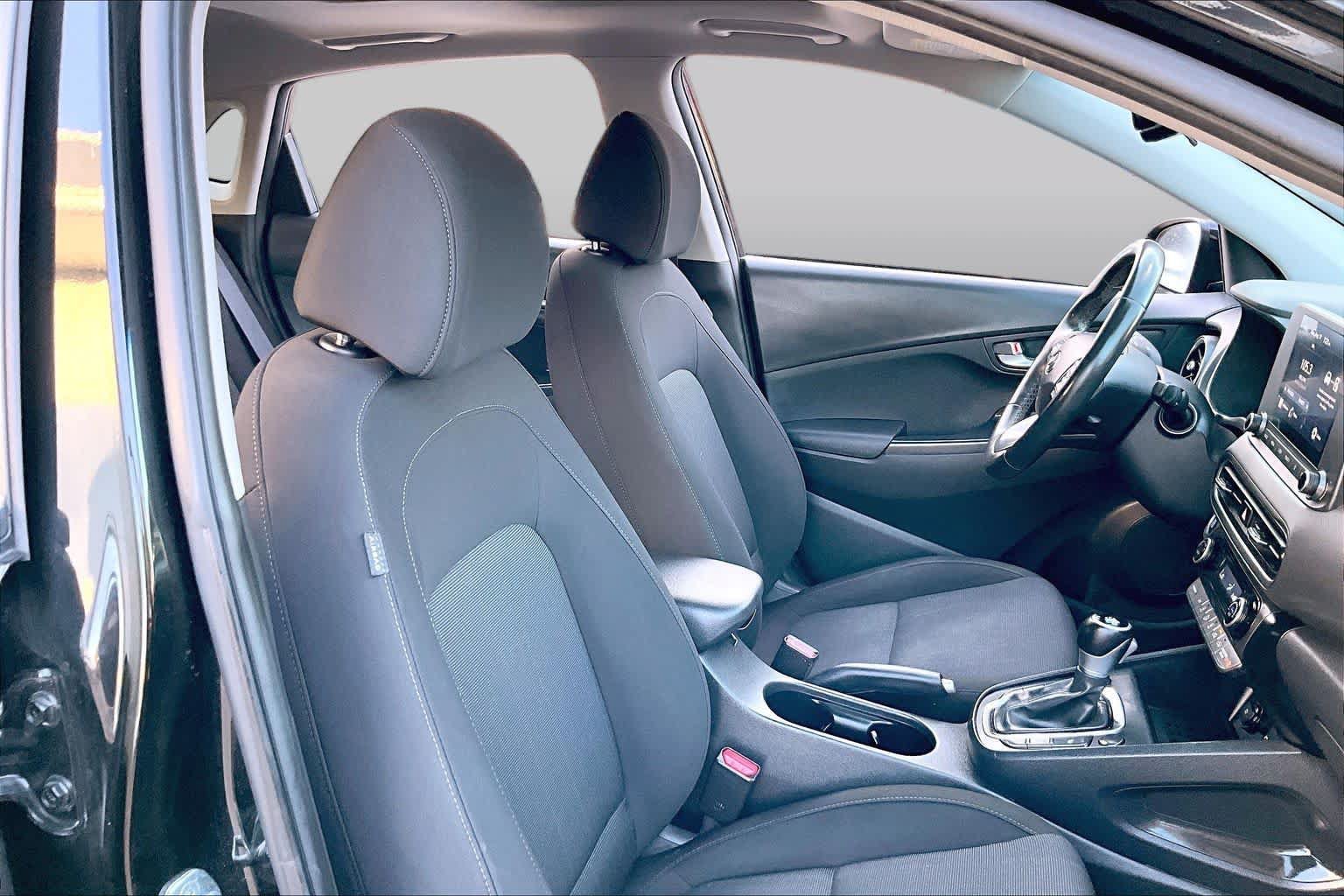 Used 2022 Hyundai Kona SEL w/ Convenience Package FWD image 9