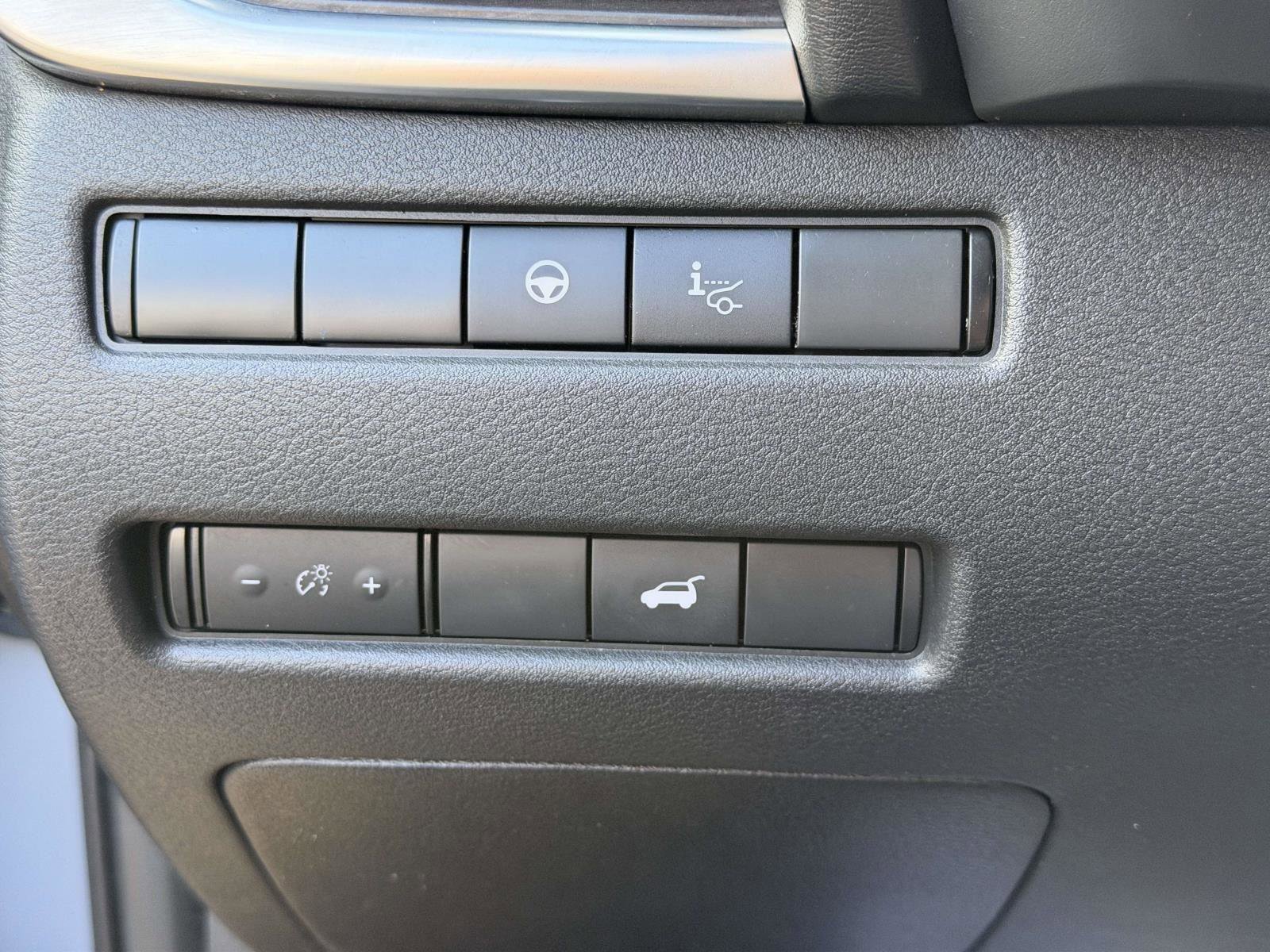 Used 2022 Nissan Rogue Platinum w/ Head-Up Display Package image 23