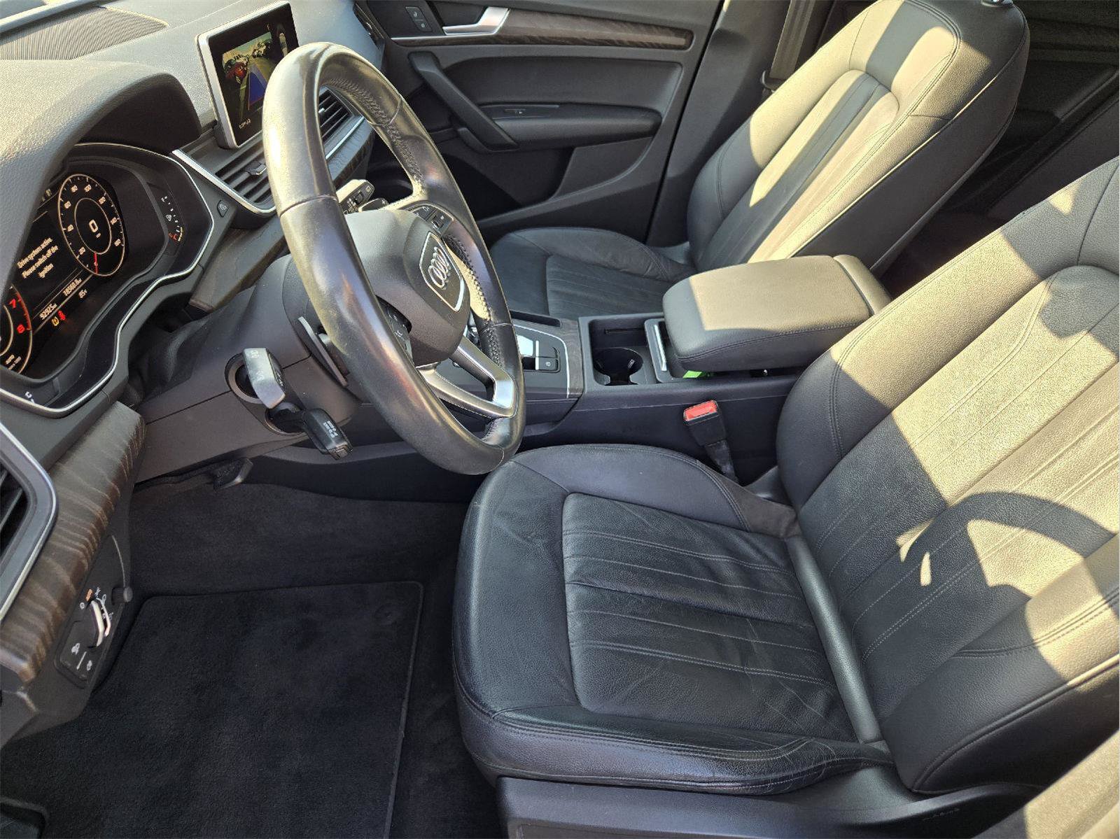Used 2018 Audi Q5 2.0T Premium Plus w/ Premium Plus Package AWD/4WD image 12