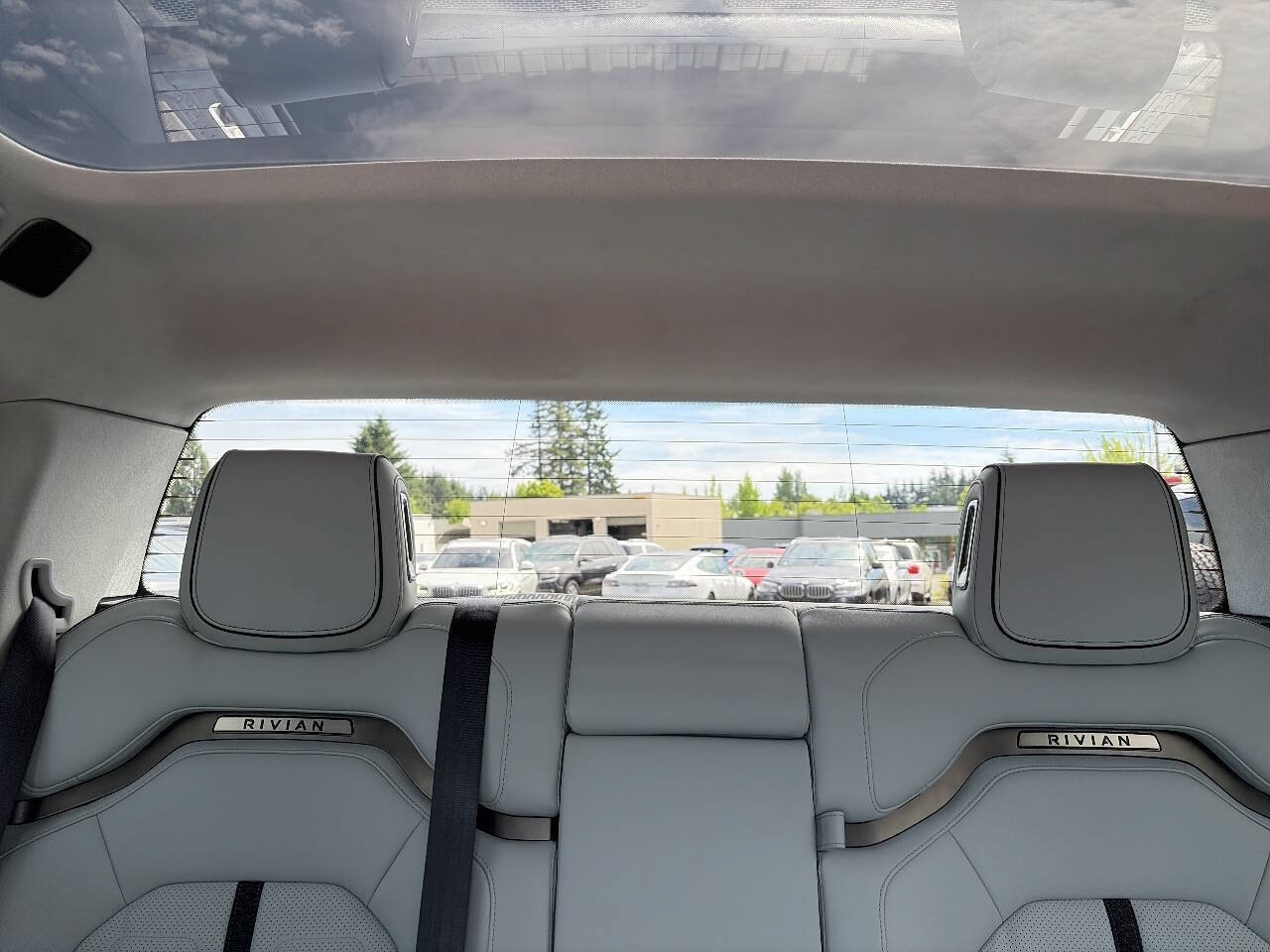 Used 2022 Rivian R1T Adventure AWD/4WD image 39