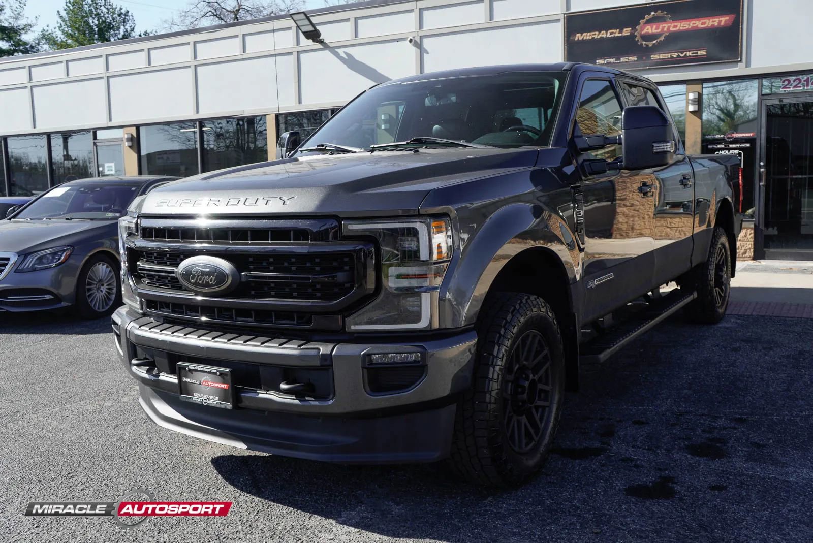Used 2020 Ford F350 Lariat image 3
