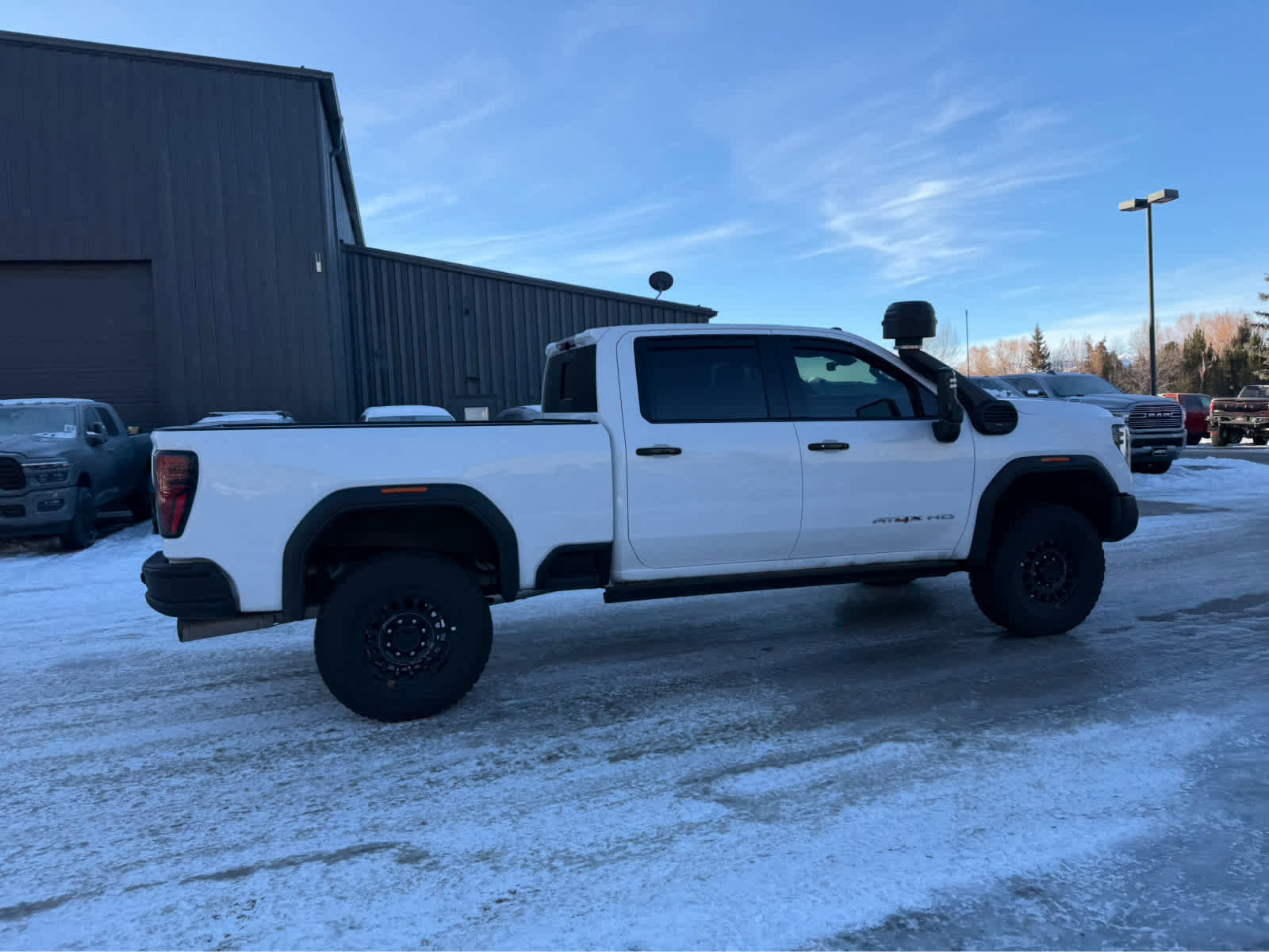 Used 2025 GMC Sierra 2500 AT4X w/ AT4X AEV Edition image 12