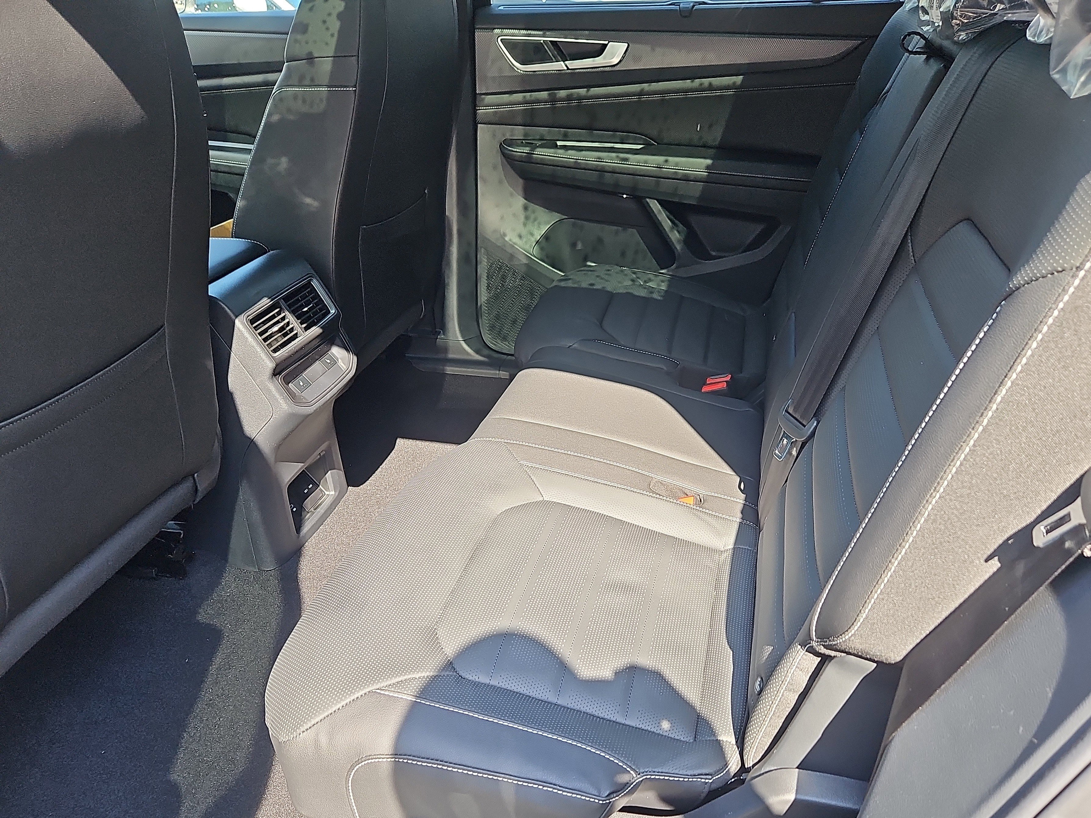 New 2026 Volkswagen Atlas Cross Sport SEL R-Line image 21