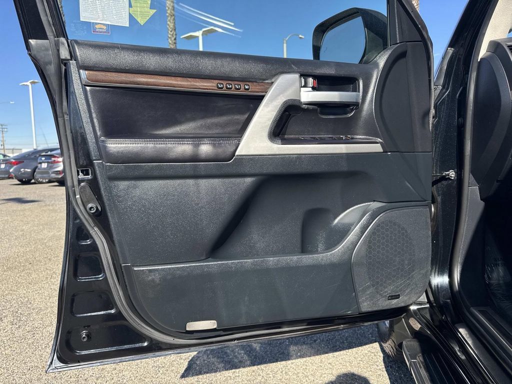 Used 2020 Toyota Land Cruiser w/ Preferred Accessory Package image 18