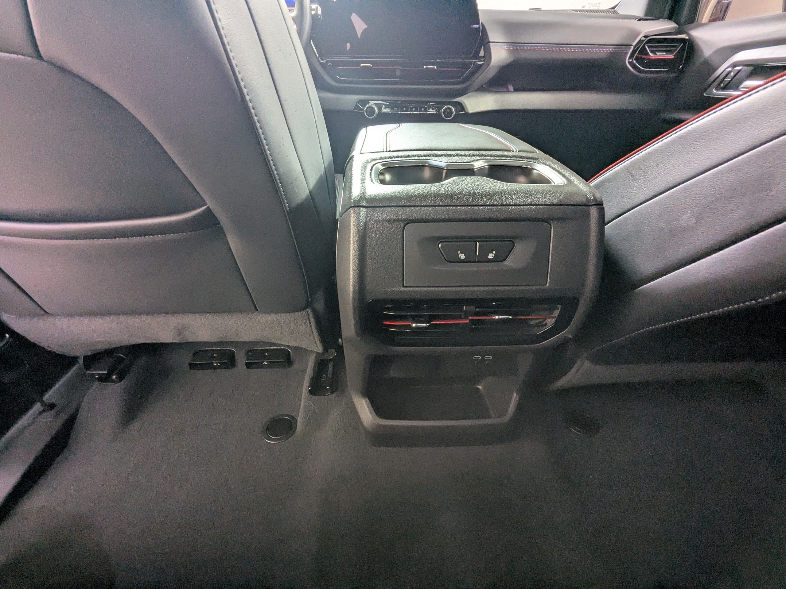 Used 2025 Chevrolet Silverado EV RST AWD/4WD image 35
