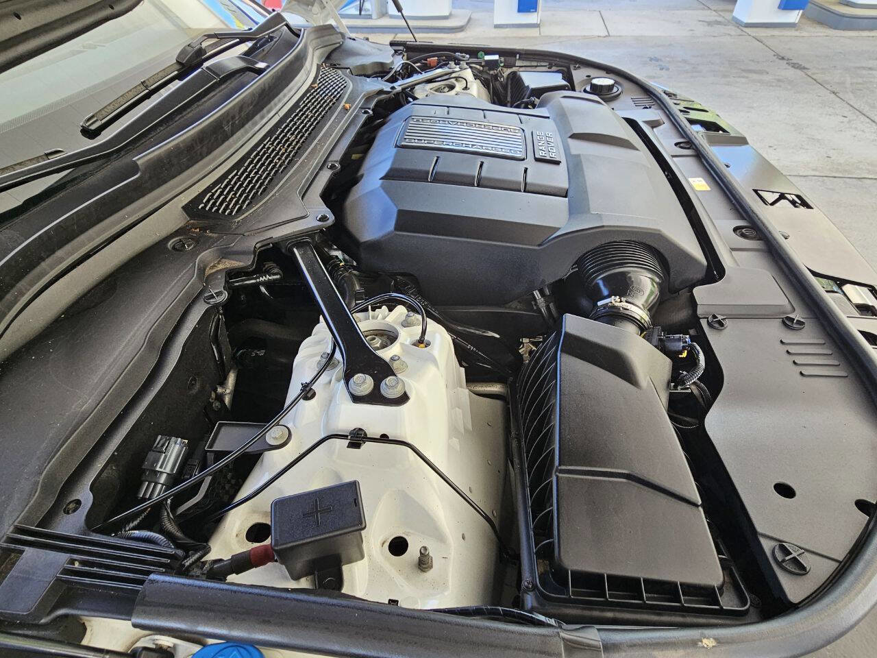 Used 2014 Land Rover Range Rover Sport HSE image 36