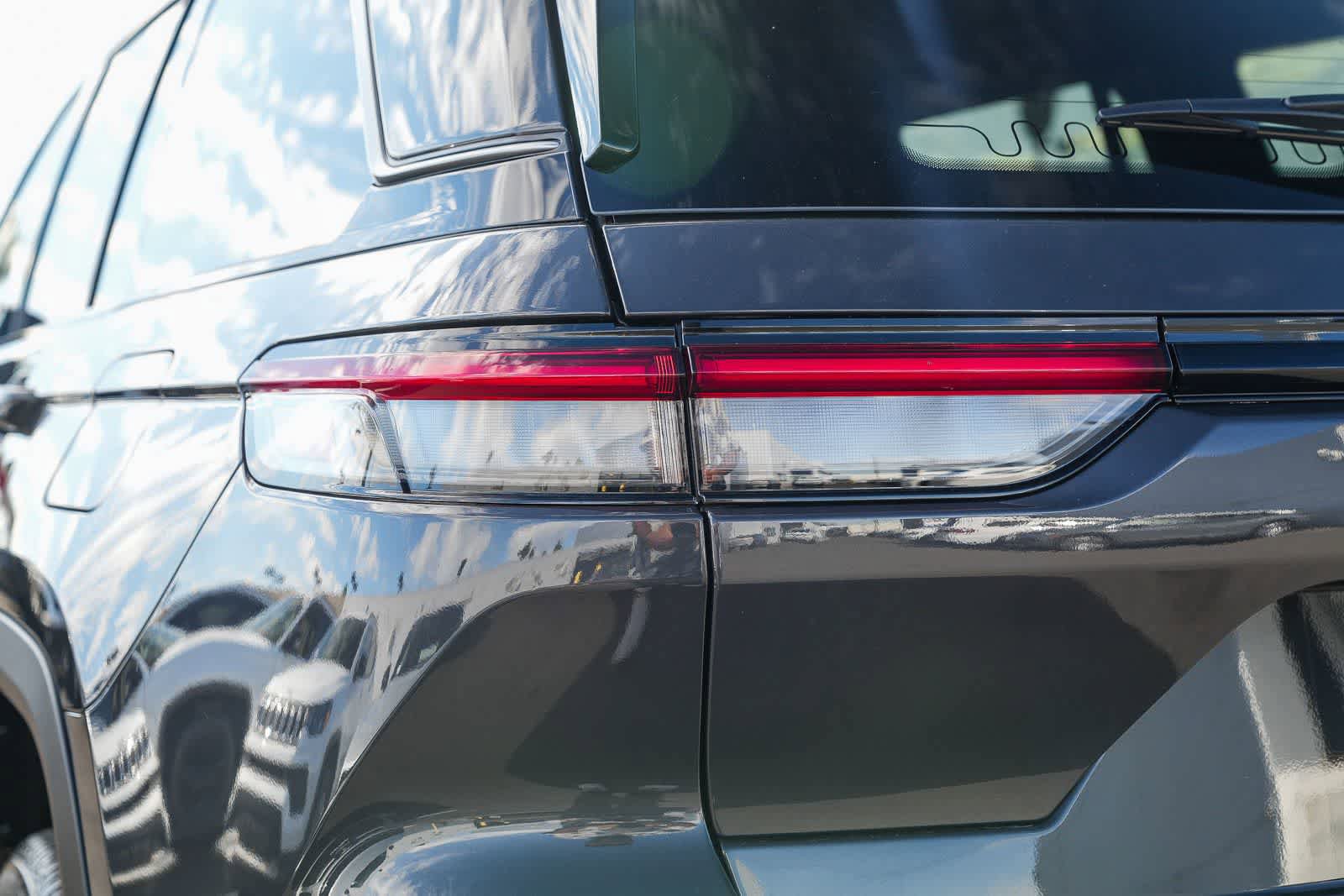 New 2026 Jeep Grand Cherokee Limited RWD image 7