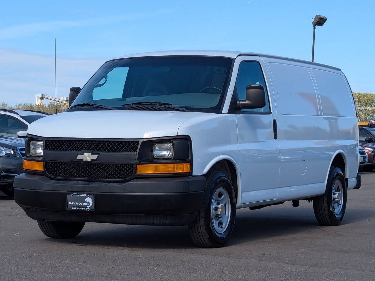Used 2004 Chevrolet Express 1500 RWD image 8