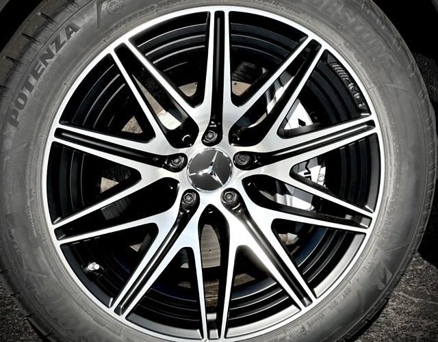 New 2026 Mercedes-Benz GLC 43 AMG 4MATIC image 9