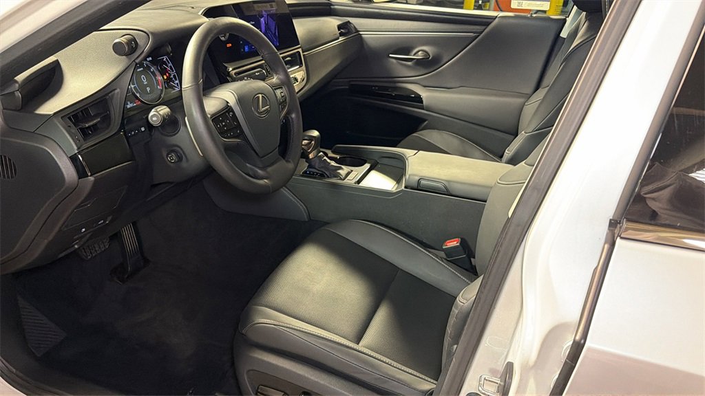 Certified 2024 Lexus ES 350 w/ Premium Package image 25