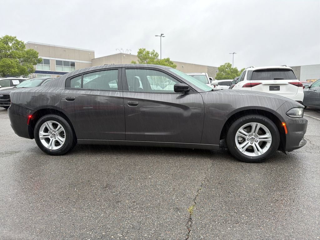 Used 2023 Dodge Charger SXT RWD image 2
