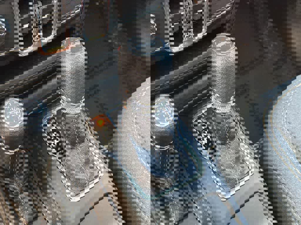 Used 2025 Jeep Wrangler Sahara image 17