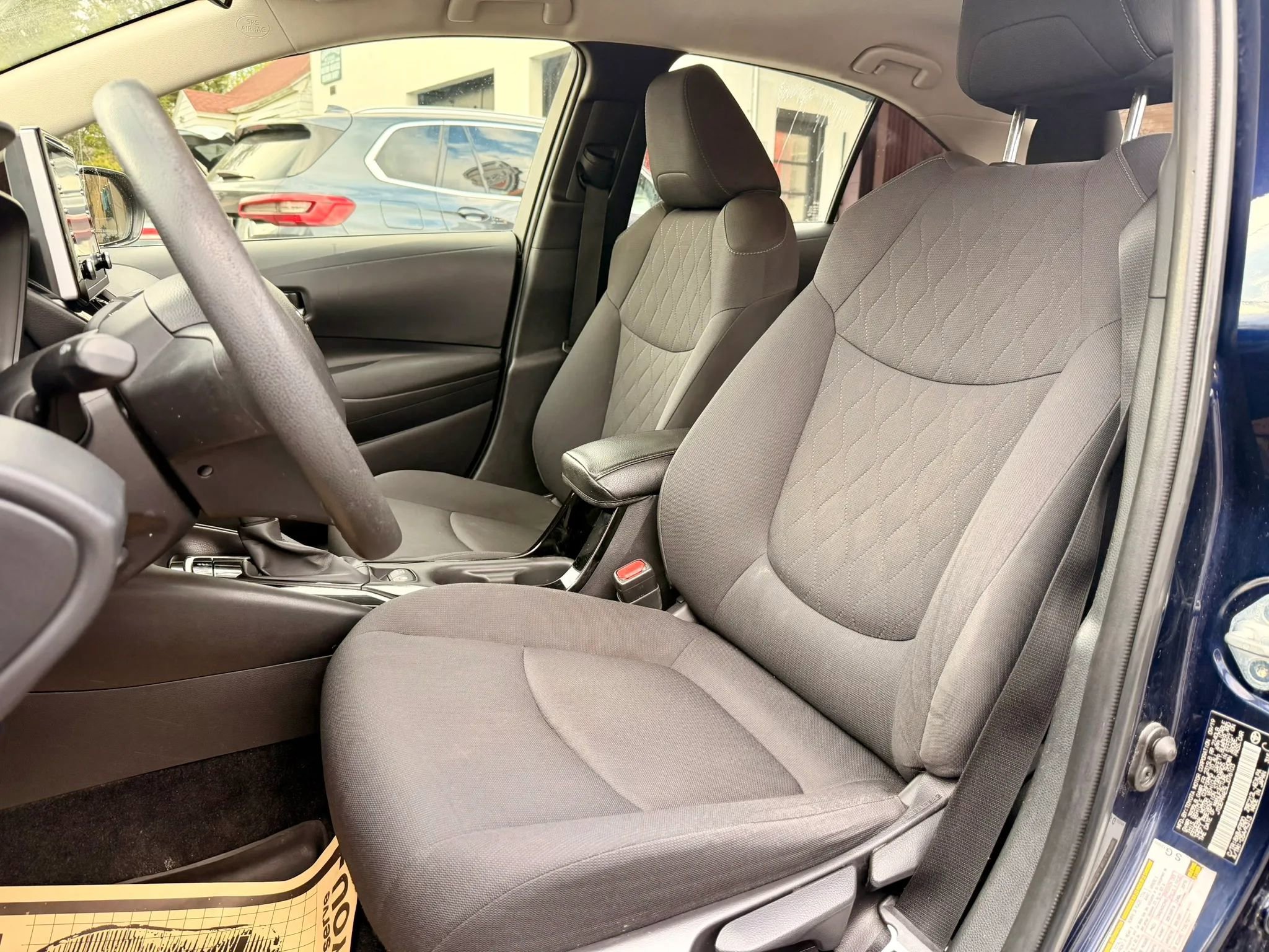 Used 2020 Toyota Corolla LE FWD image 13