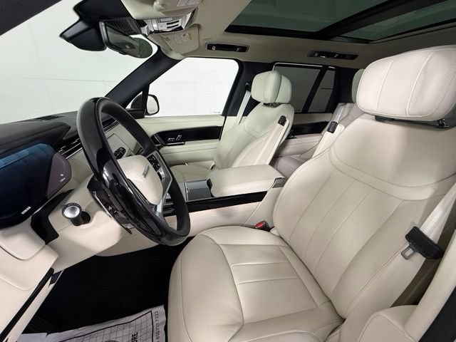 Used 2025 Land Rover Range Rover Autobiography AWD/4WD image 6