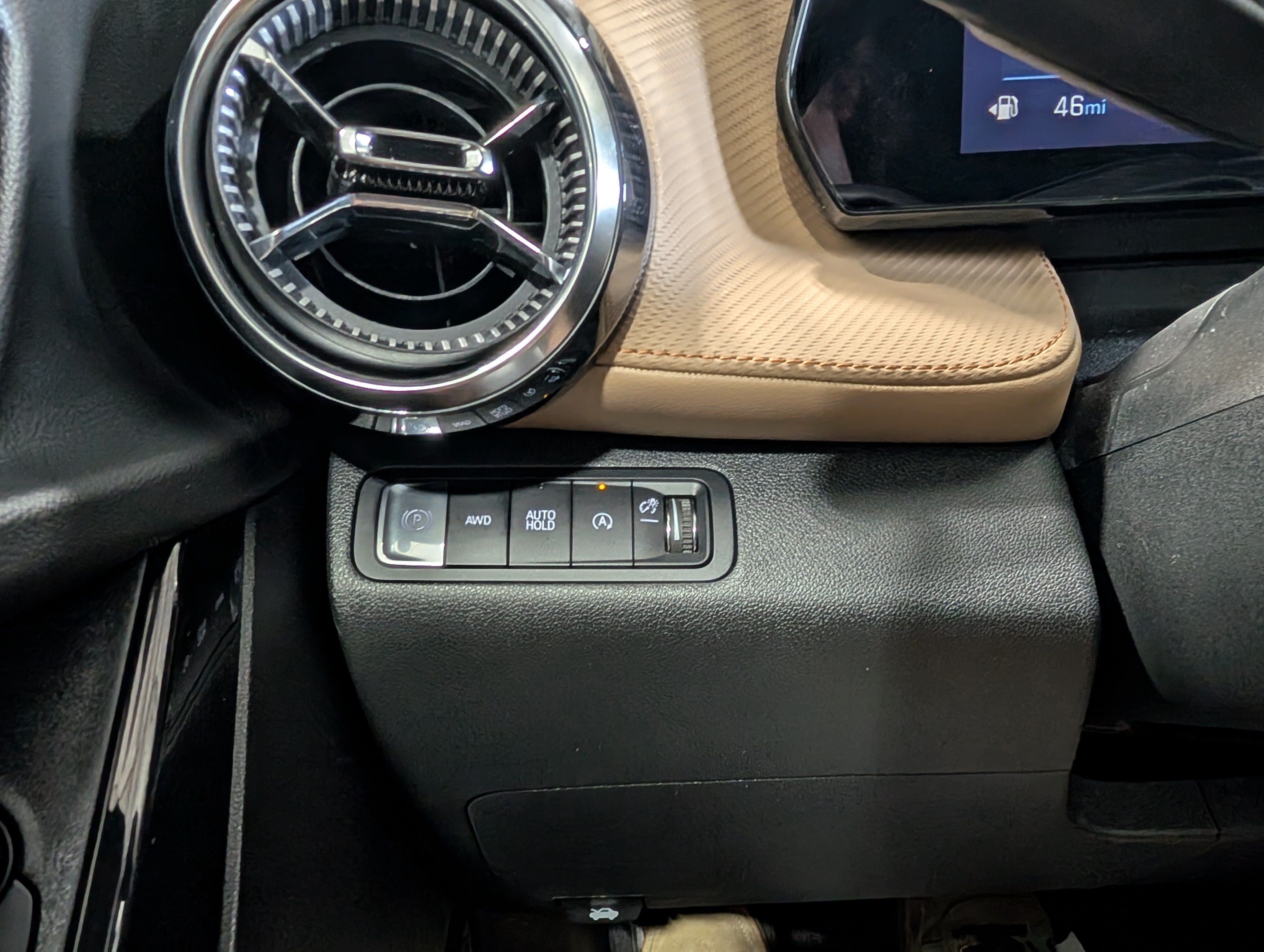 Used 2025 Chevrolet Equinox ACTIV w/ Safety and Technology Package AWD/4WD image 22