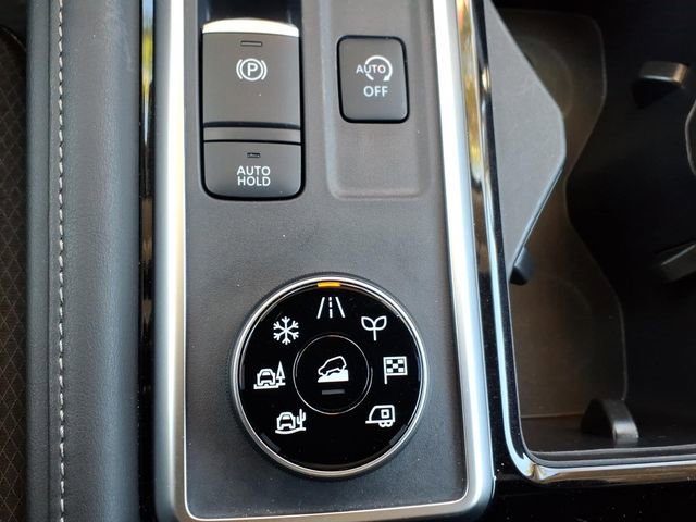 Used 2024 Nissan Pathfinder SV AWD/4WD image 26