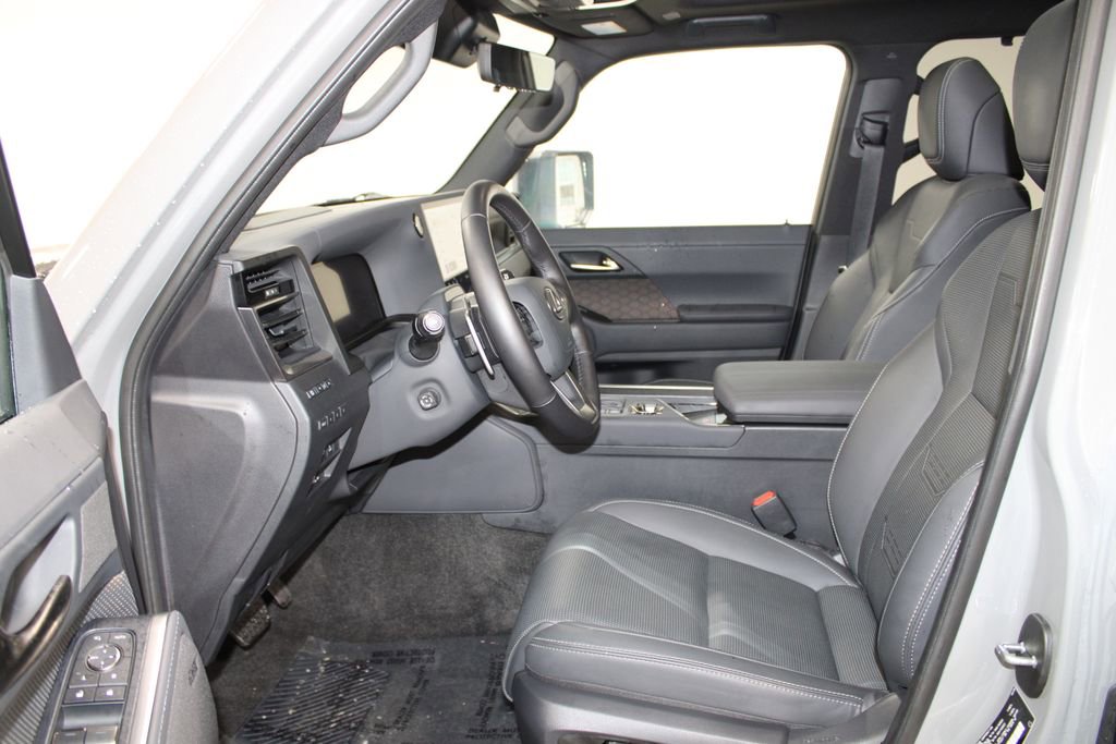 Used 2024 Lexus GX 550 AWD/4WD image 22