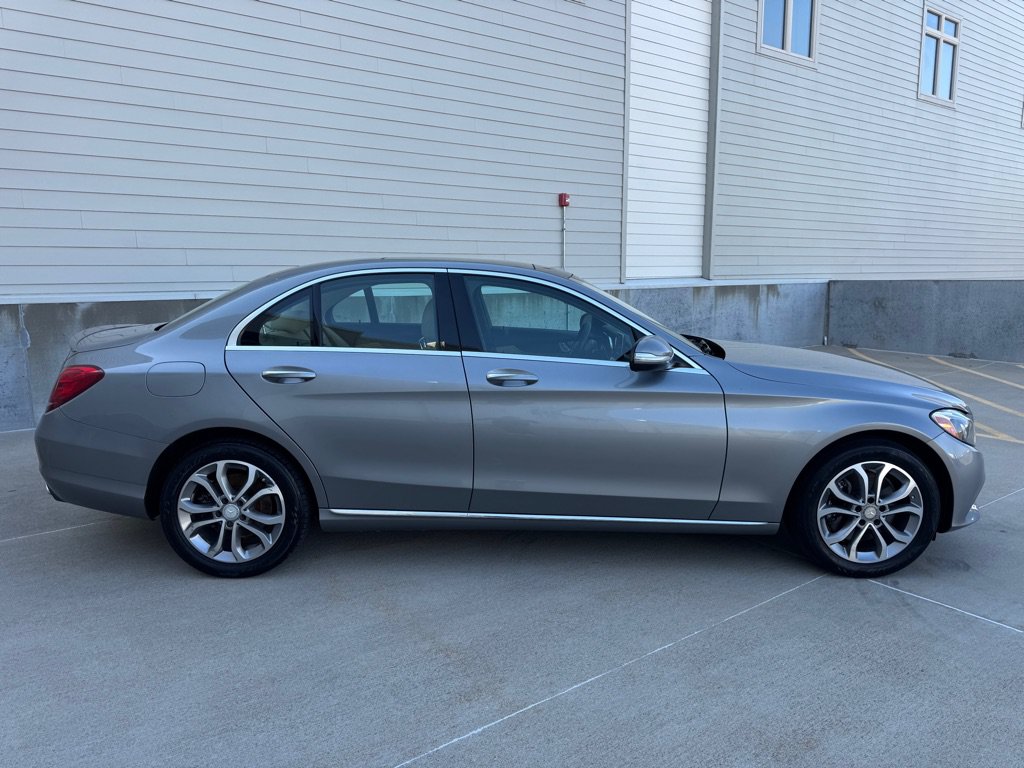Used 2015 Mercedes-Benz C 300 4MATIC Sedan image 2