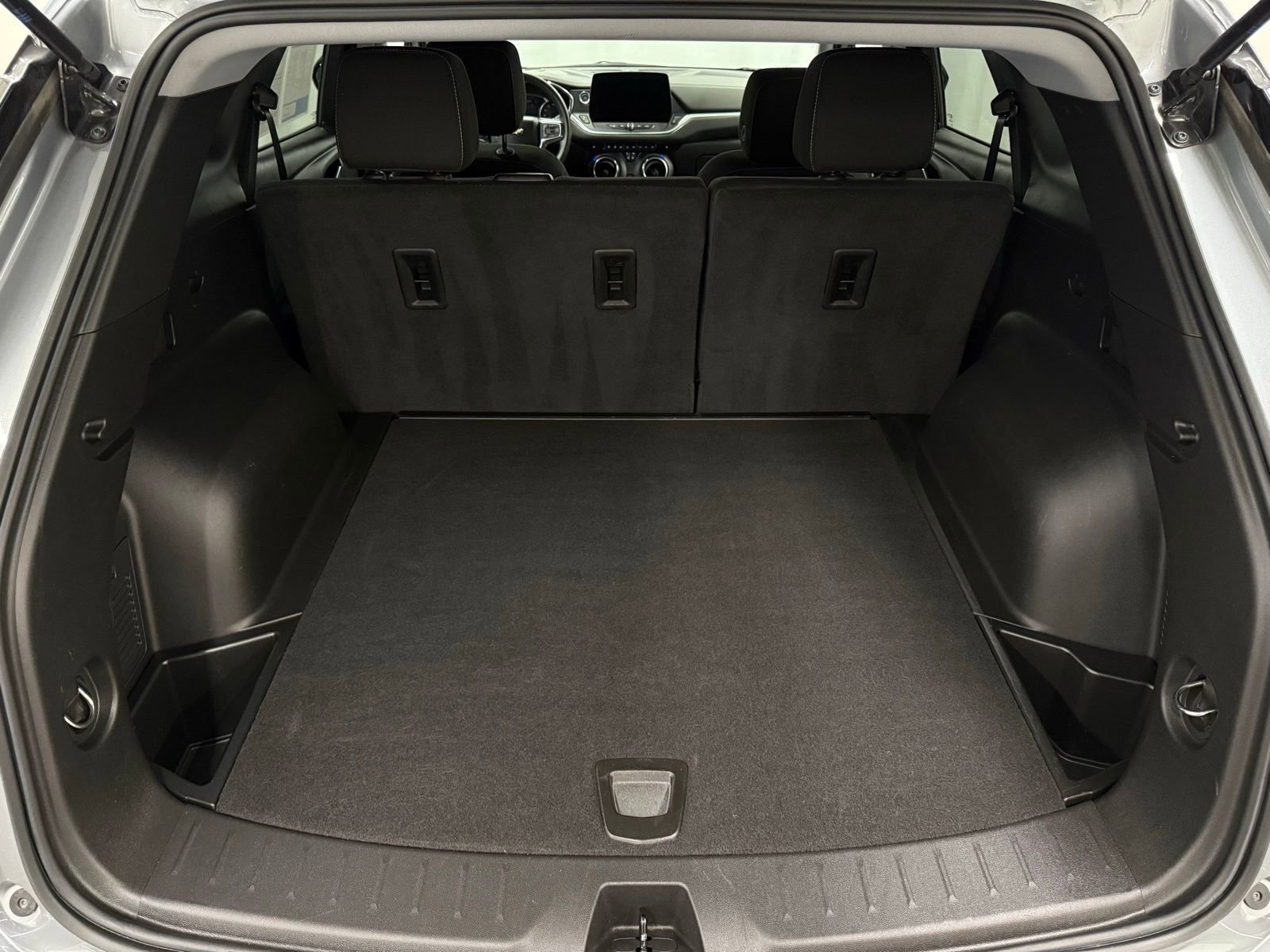 Used 2025 Chevrolet Blazer LT AWD/4WD image 5